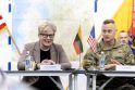 Premjerė Pabradėje susitiko su JAV kariais: padėkojo už misiją Lietuvoje