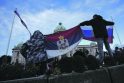 Brolybė: prieš Kosovo nepriklausomybę nukreiptuose protestuose Rusijos ir Serbijos vėliavos – dažnas atributas.