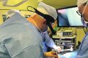 Galimybės: technologija, kai vaizdas iš operacinės transliuojamas specialiais akiniais, leidžia konsultantui operaciją stebėti operuojančio chirurgo akimis nuotoliniu būdu.