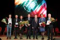 Pakyla: meras V. Makūnas (trečias iš dešinės) apdovanojo šešis kraštui labiausiai nusipelniusius žmones.