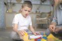 Pagalba: autistiškas vaikas daug ko negali, nesupranta, tačiau jis mokosi socialinių normų, jausmų supratimo – suaugusiems reikia būti kartu ir kartu mokytis.