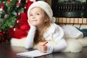 Tradicija: nors laiškų siuntimo paštu tendencija kasmet menksta, vaikai laiškus Kalėdų Seneliui vis dar rašo.