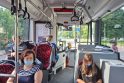 Nustebino kelionė autobusu: taisyklingai dėvinčių kaukes – vos vienas kitas