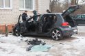 Kaune, daugiabučio kieme, sprogo „VW Golf“