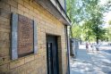 Skola: po trylikos metų pagaliau ant E.Ožeškienės g. 20-ojo namo atidengta K.Jakanto atminimo lenta.