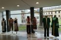 Paroda: Klaipėdos miesto 770 metų jubiliejaus proga I.Simonaitytės bibliotekoje eksponuoti uostamiestyje gyvenančių tautų nacionaliniai kostiumai.