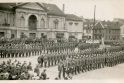 Iškilmės: 1923 m. gegužės 7 d. Naujojo turgaus (dabar Teatro) aikštėje Lietuvos kariuomenė surengė karinį paradą.