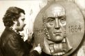 Palikimas: skulptorius L. Garla daugiausiai kūrė akmeninius žymių žmonių biustus ir bareljefus.