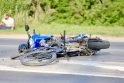 Garliavoje motociklas partrenkė per perėją dviratį vedusį keturiolikmetį