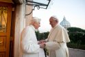 Benediktas XVI ir popiežius Pranciškus