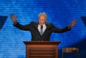 C.Eastwoodas prašo respublikonų suvažiavimo jį „nudžiuginti“
