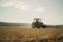 Efektingas vaizdo klipas – „supertraktoriui“ reklamuoti