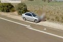 „Google Street View“ Australijoje nufotografavo besimylinčią porą