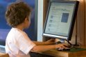 Didžioji Britanija pateikia privalomas pamokas vaikams apie saugumą internete