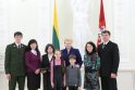 D. Grybauskaitė: gausios ir darnios šeimos stiprina valstybę