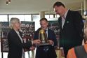 Krepšinio trofėjai su paroda „Lietuvos krepšiniui 90“ keliaus po šalį