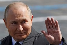Buvęs Valstybės Dūmos deputatas: V. Putinas Rusijoje bendrauja su visais idiotais