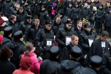 Latvija atsisveikina su „Maximoje“ žuvusiais ugniagesiais