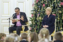 Prezidentė kartu su vaikais paskelbė akcijos „Knygų Kalėdos&quot; pradžią