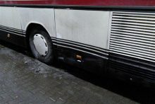 Medininkų punkto tvorą kliudė autobuso nuneštas „Mazda 6“