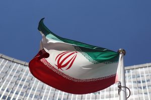 Keturiems Irane kalinamiems JAV piliečiams paskirtas namų areštas