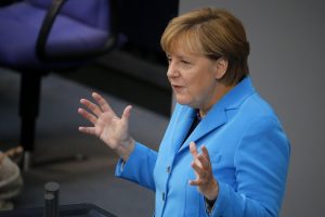 A. Merkel dešimtmetis: nuo griežto taupymo „žynės“ iki „motinos Angelos“