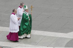 Popiežius Pranciškus smerkia „raupsus“ Vatikane