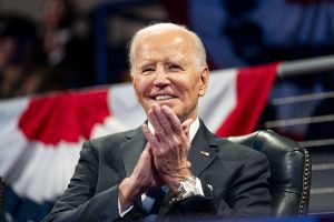 Bidenas amnestavo rekordinį skaičių žmonių