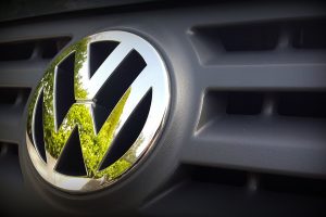 VW investuos 5 mlrd. dolerių į JAV elektromobilių gamintoją „Rivian“