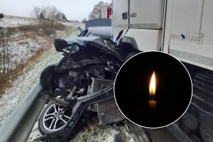 Kraupi avarija Panevėžio rajone: „Mercedes-Benz“ vairuotojas neišgyveno