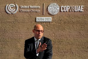 JT klimato pasiuntinys ragina šalis panaikinti nereikalingas kliūtis COP28