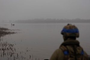 JK žvalgyba: rusų kariai prie Dnipro upės Chersono srityje patiria spaudimą