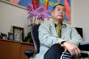 Honkonge prasideda žiniasklaidos magnato J. Lai teismas: kaltinamas sąmokslu su užsienio jėgomis