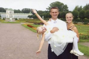 A. Navalno dukra pasidalijo jautria žinute: labai tavęs pasiilgau
