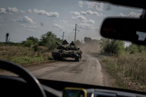 Ukraina sako vykdanti puolimą pietiniame fronte netoli Robotynės