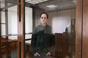 Maskvos teismas: JAV žurnalistas E. Gershkovichas liks suimtas