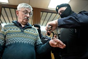 Rusija įkalino teisių gynėją veteraną O. Orlovą