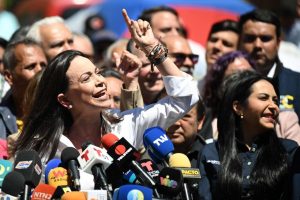 JAV ketina atnaujinti sankcijas Venesuelai dėl draudimo opozicijos kandidatams dalyvauti rinkimuose