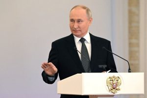V. Putinas Ukrainos vadovybę išvadino idiotais ir neofašistais