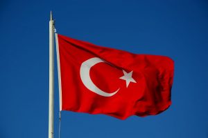 Žiniasklaida: ginkluotas užpuolikas paėmė įkaitų Turkijos gamykloje