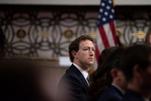 M. Zuckerbergas JAV Kongrese atsiprašė dėl vaikams socialiniuose tinkluose daromos žalos