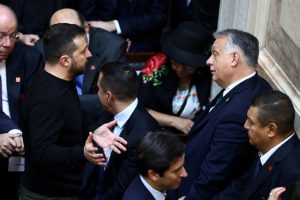 V. Zelenskis pranešė apie atvirą pokalbį su V. Orbanu