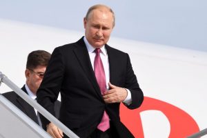 V. Putino apsauga perėjo į naują lygį: jo lėktuvą Rusijoje pradėjo lydėti naikintuvai