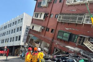 Kinija po stipraus žemės drebėjimo pasiūlė Taivanui savo pagalbą