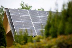 „Litgrid“: savaitgalį buvo pasiektas momentinis saulės gamybos rekordas