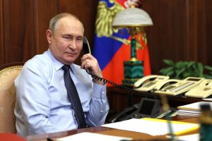 V. Putinas telefonu pasikalbėjo su laikinuoju Irano prezidentu
