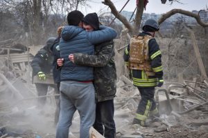 Ukrainoje per Rusijos masinę ataką žuvusių žmonių skaičius išaugo iki penkių