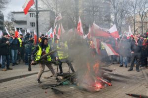 Varšuvoje protestuojantys ūkininkai susirėmė su policija