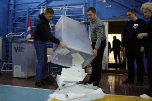 Organizacijos „Golos“ stebėtojai apie rinkimus Rusijoje: tai buvo imitacija, o ne balsavimas