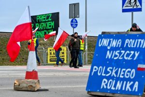 Lenkijos ūkininkai nutraukė visų sienos su Ukraina perėjimo punktų blokadas